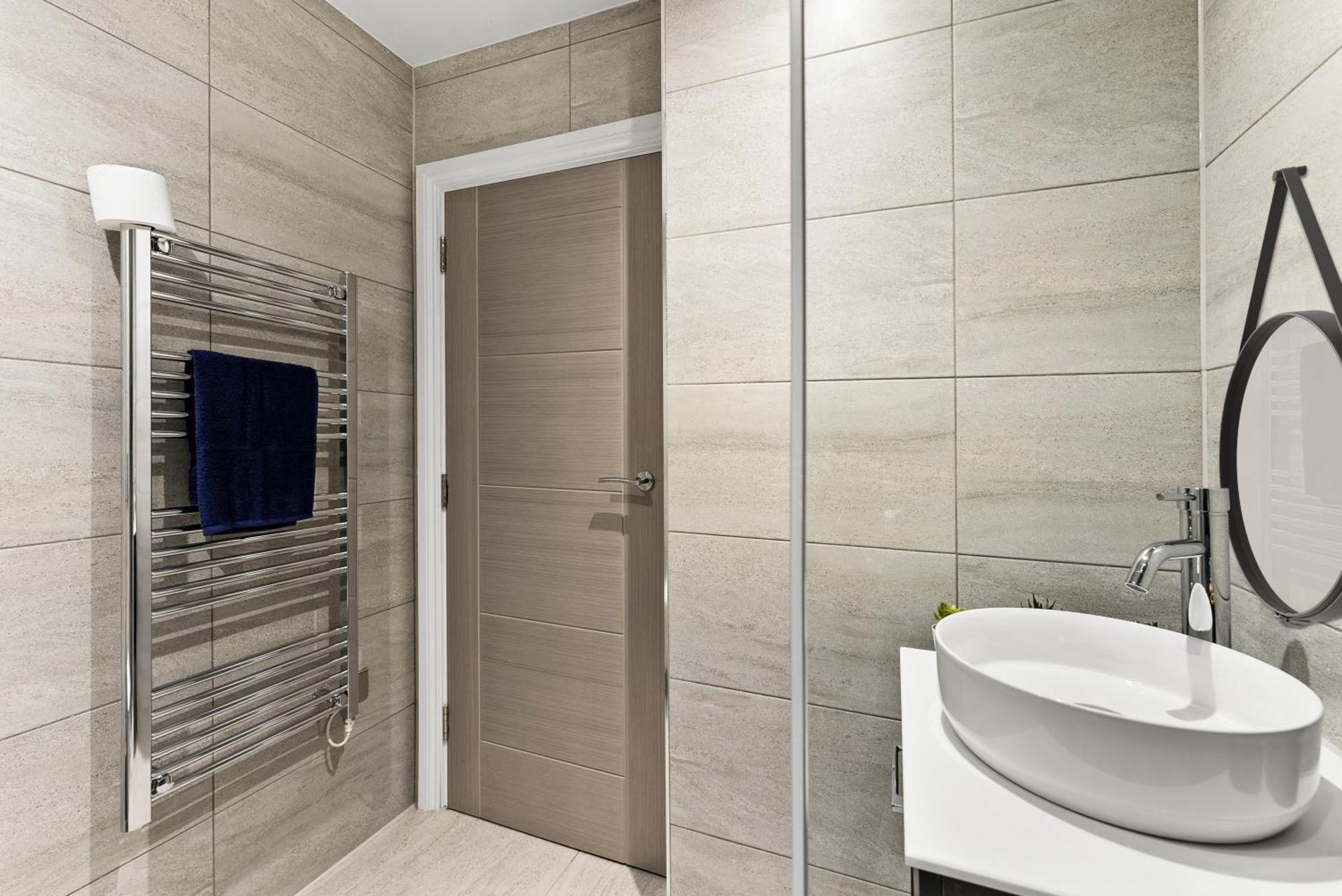 Stylish Large Leeds Apartment - Parking Esterno foto