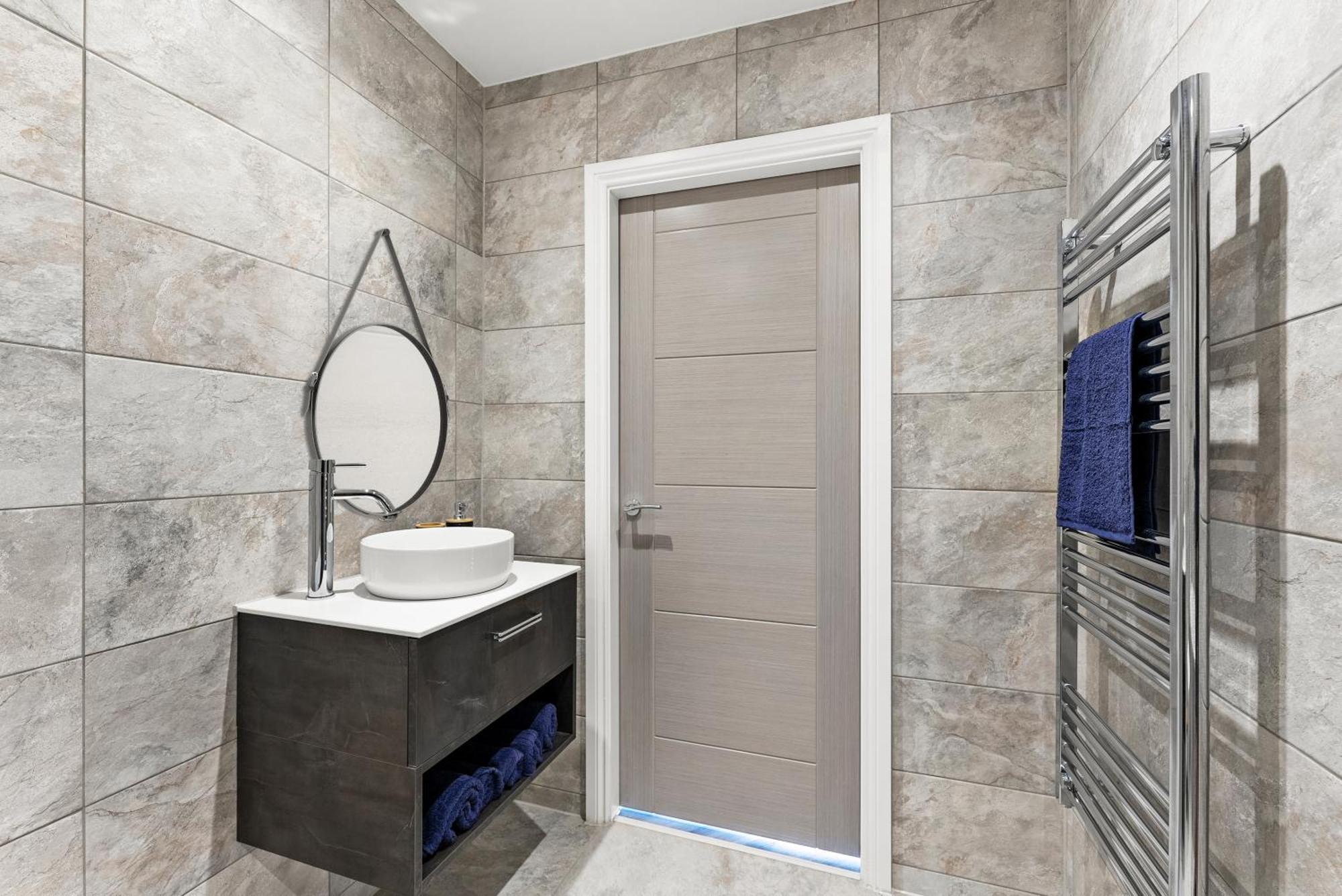 Stylish Large Leeds Apartment - Parking Esterno foto